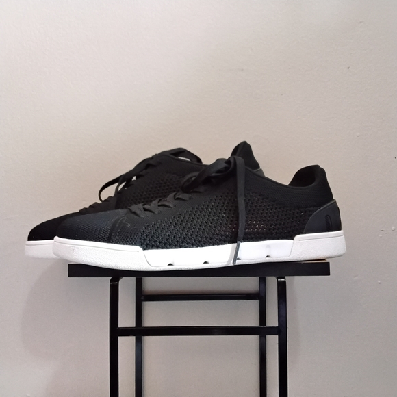 Swims Shoes - Swims Black Knit Lace-Up Sneakers with White Sole – Size 8 Women EUC